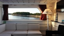 Yacht LA PERLA -  Main Salon seating area